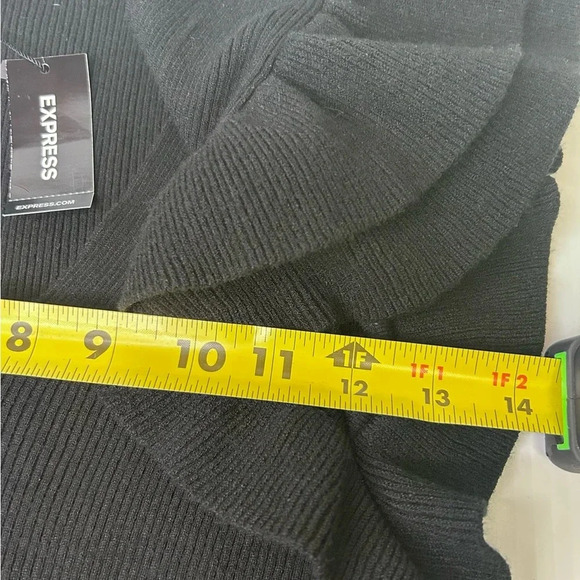 🖤”Express” NWT Black Short w/ Ruffled Cap Sleeve Sweater Size M🖤 - Picture 8 of 10